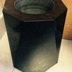 vase funéraire noir